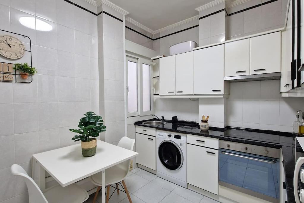 Cozy Apartment In The City Center By Aloha ビルバオ エクステリア 写真